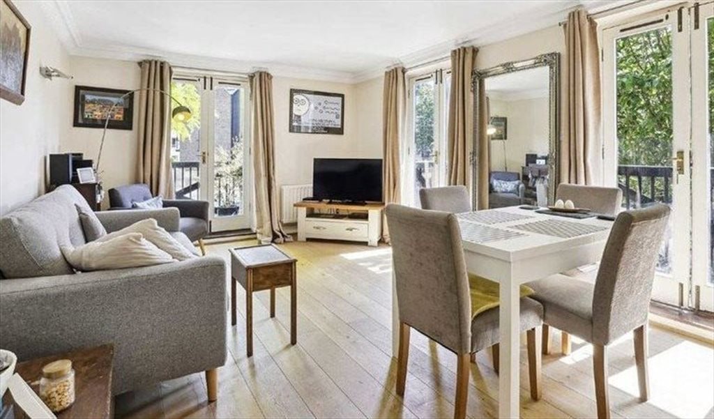 Room to rent in Mill Plat, Hounslow - Light double bedroom with own bathroom etc - - Image 3