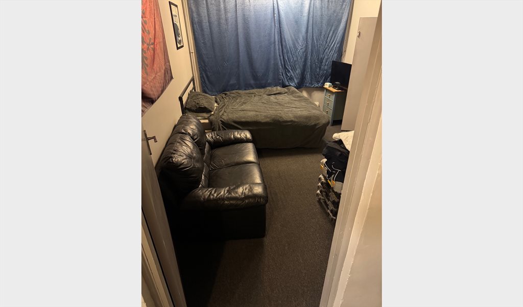 Room to rent in Thirsk Road, Elstree and Borehamwood - Double room - Image 2