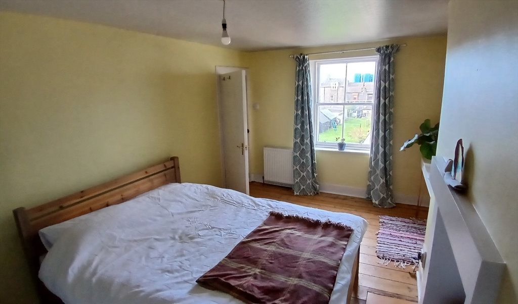 Room to rent in Pilot Square, George St/Harbour - Room available to rent in houseshare beside the sea - Image 5