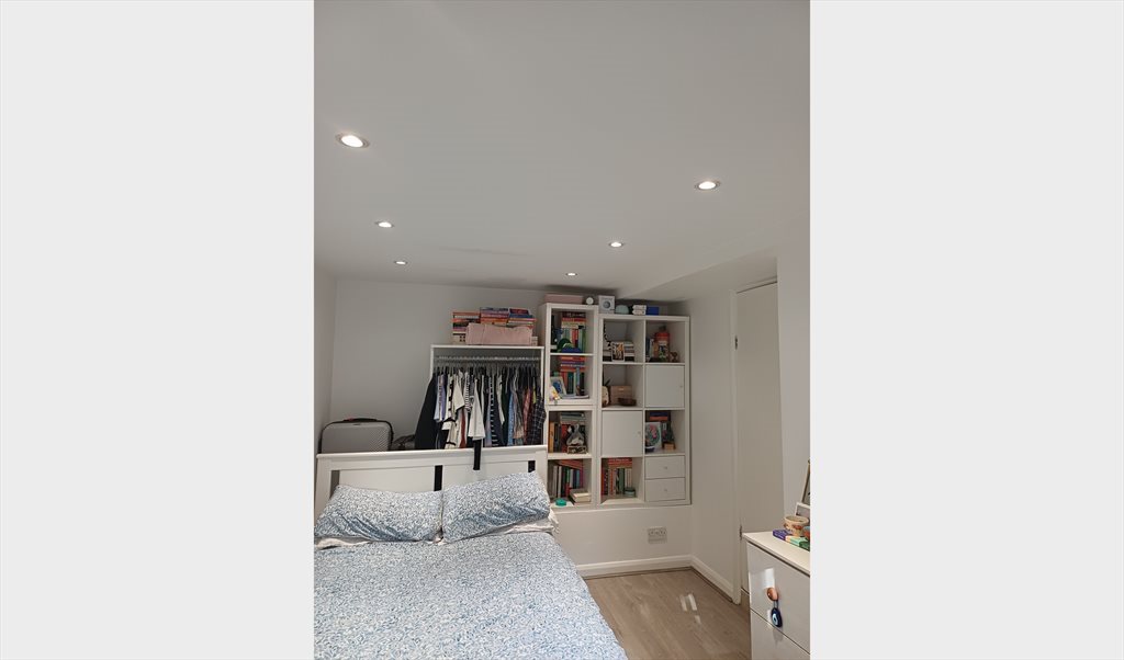 Room to rent in Drayton Gardens, Kensington and Chelsea - Cosy 2 En-suite Bedroom Flat with Terrace - Image 2