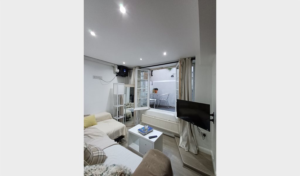 Room to rent in Drayton Gardens, Kensington and Chelsea - Cosy 2 En-suite Bedroom Flat with Terrace - Image 4