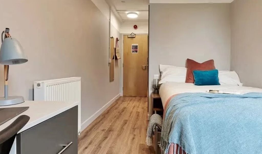 Room to rent in North End Road, Brent - Student Accomodation - The helix - Bronze Ensuite - Image 6