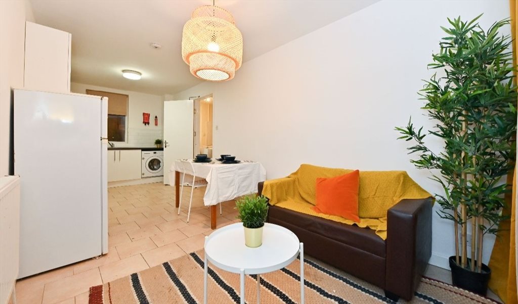 Room to rent in Centurion Close, Islington - Room 1, Centurion Close, N7 8UJ - Image 2
