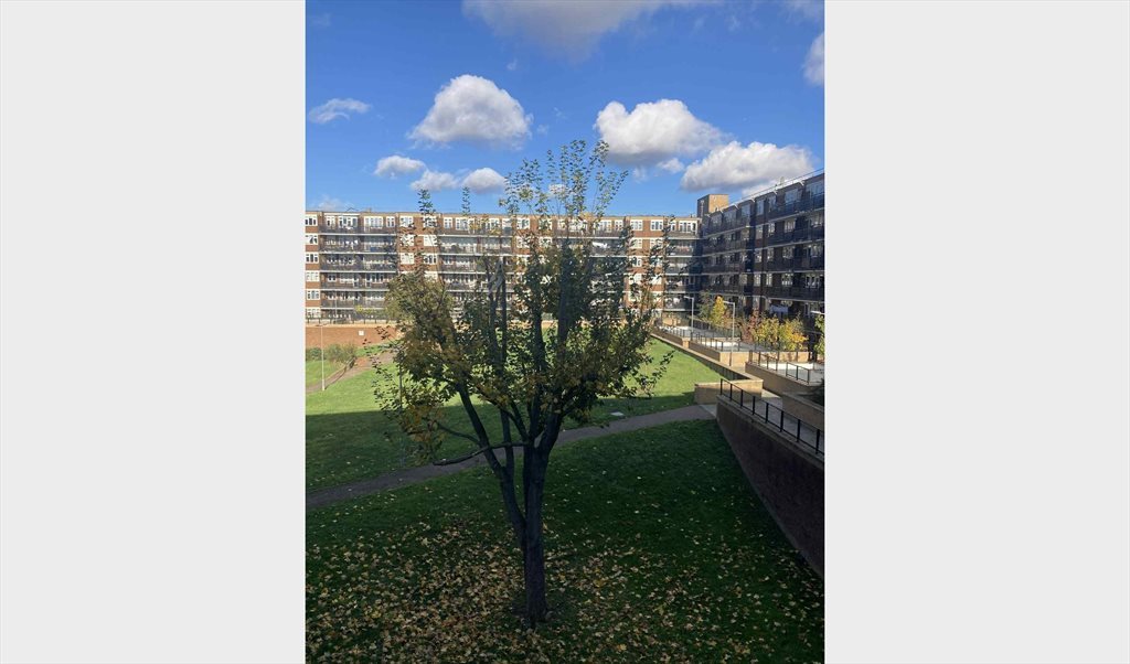 Room to rent in Lockwood Square, Southwark - Cosy double bedroom 5mins from Bermondsey station! - Image 5