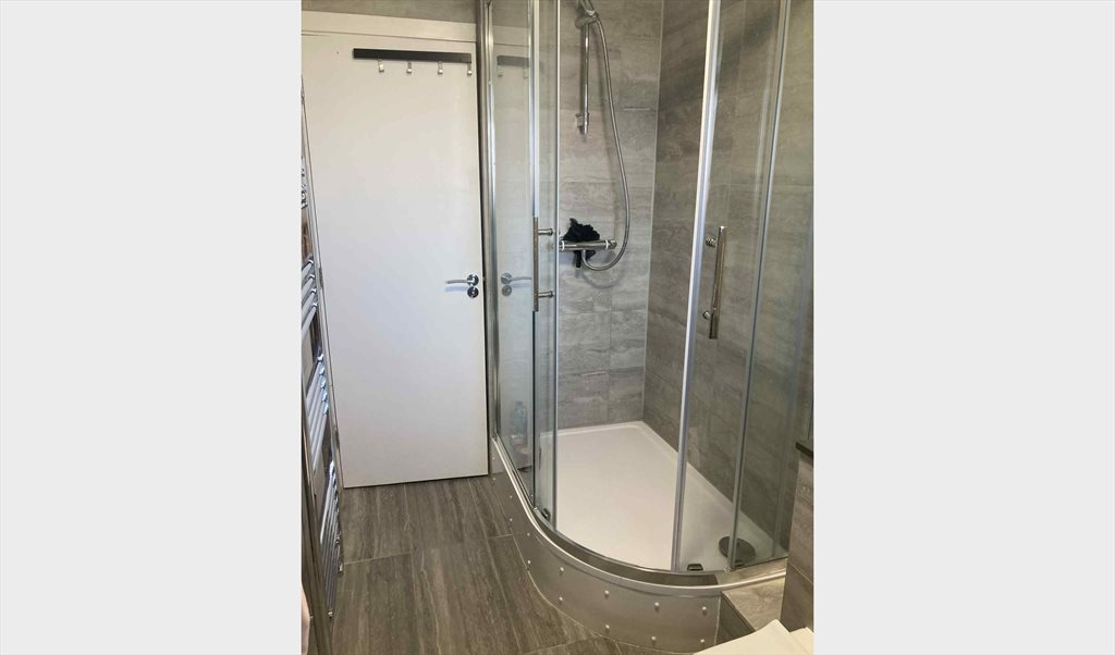 Room to rent in Lockwood Square, Southwark - Cosy double bedroom 5mins from Bermondsey station! - Image 6
