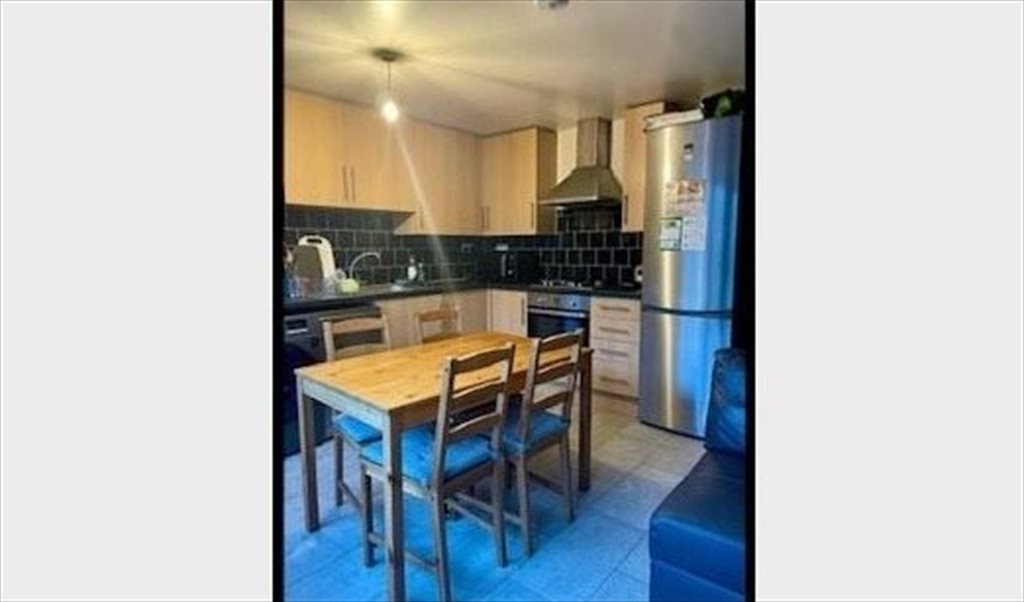 Room to rent in Lawrence Close, Tower Hamlets - Double Room - Bow Road/Mile End - Nov 1st - Image 6