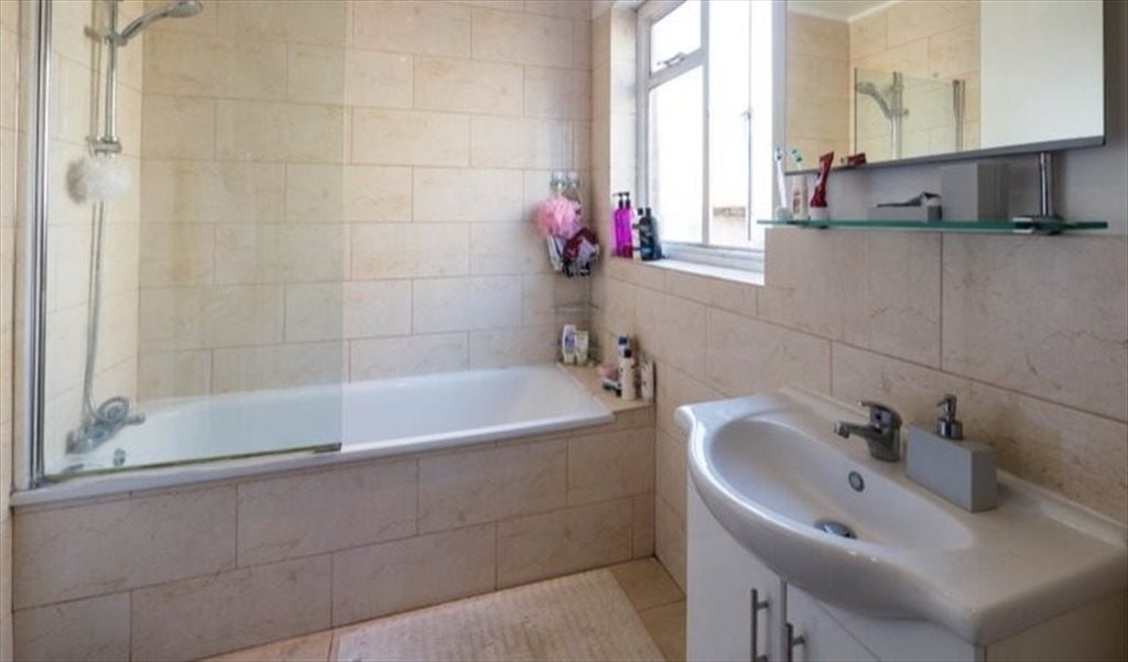 Room to rent in King's Road, Kensington and Chelsea - Modern Double Room | All Bills Included | Prime Chelsea SW10 - Image 3
