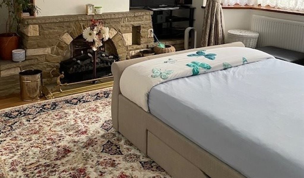 Room to rent in Porcupine Close, Greenwich - Double Bedroom - Image 2