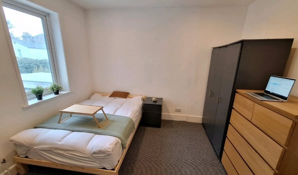 Room to rent in Amberley Grove, Croydon - Double room available in clean friendly house - Image 2