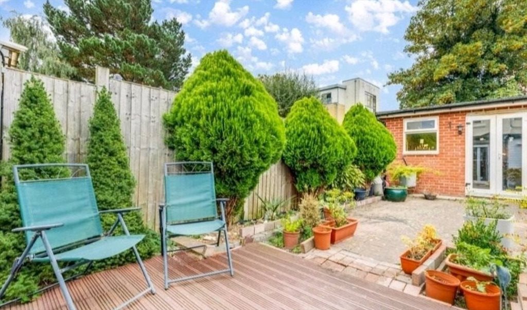 Room to rent in Amberley Grove, Croydon - Double room available in clean friendly house - Image 3