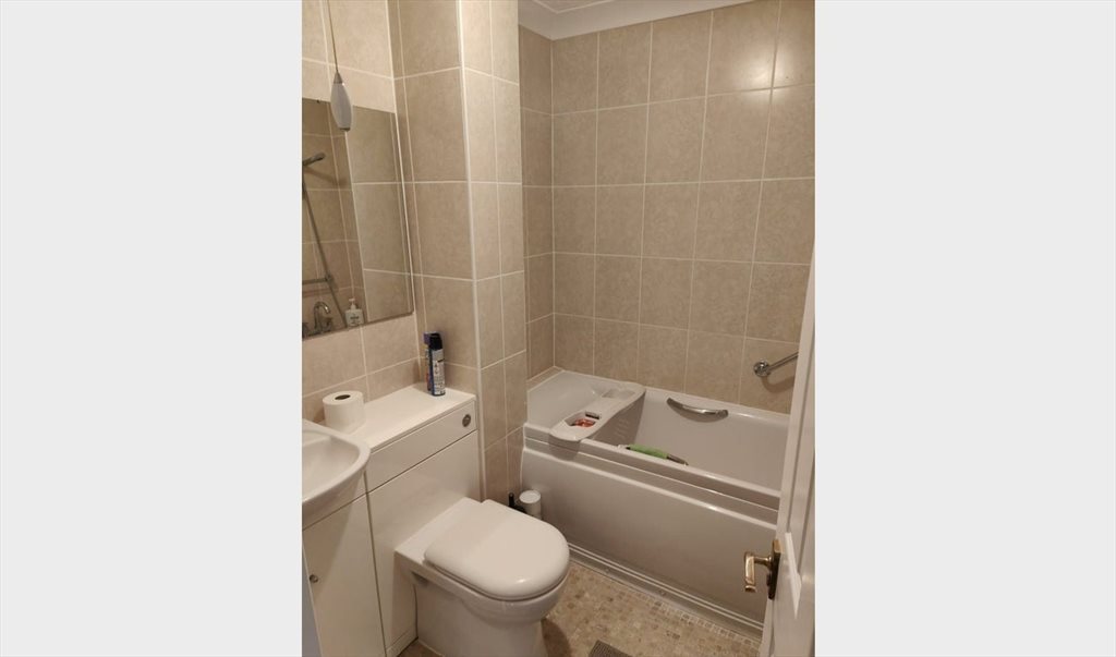 Room to rent in Knights Field, High Town - 2 Rooms for the price of 1 in LU2 - Image 6