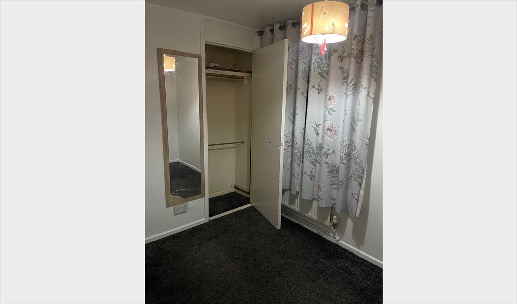 Room to rent in Olympic Close, Northwell - Bright & Cozy Room in a Peaceful Flat - Image 4
