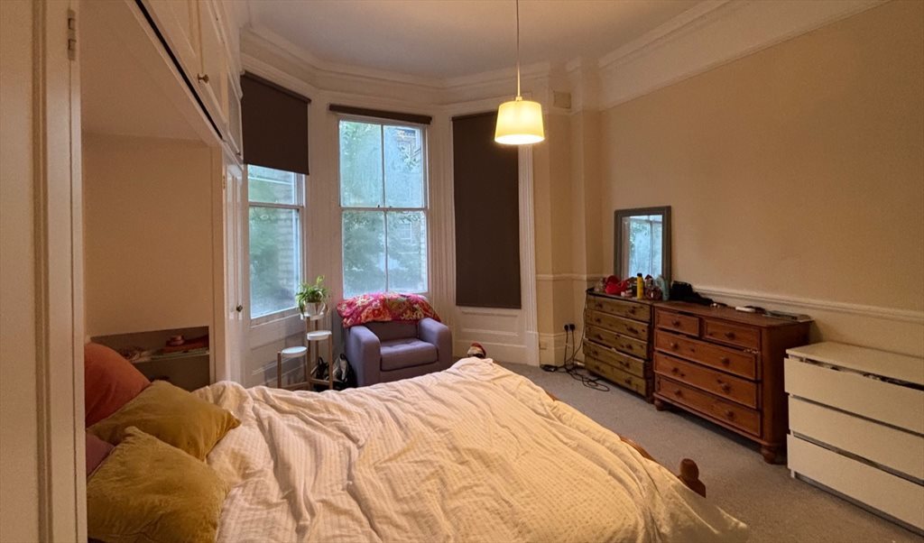 Room to rent in North Side Wandsworth Common, Wandsworth - Two Double bedrooms to rent by wandsworth common - Image 2