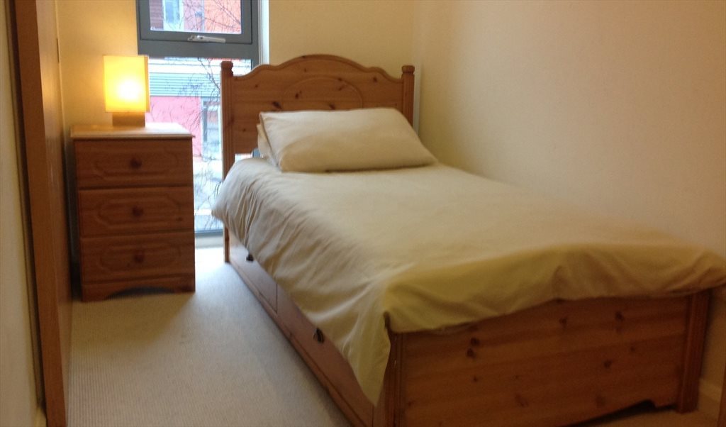 Room to rent in Whippendell Road, Holywell - Luxurious 2 Bed Apartment - Image 3