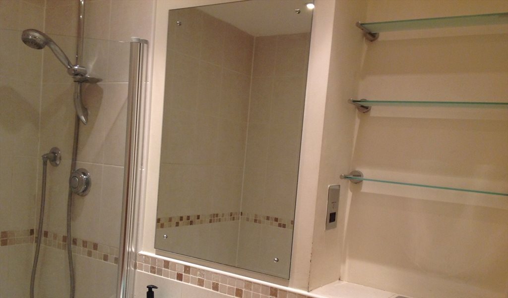 Room to rent in Whippendell Road, Holywell - Luxurious 2 Bed Apartment - Image 4