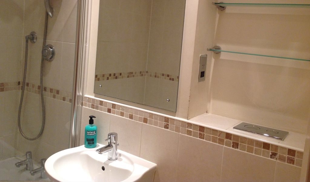 Room to rent in Whippendell Road, Holywell - Luxurious 2 Bed Apartment - Image 8