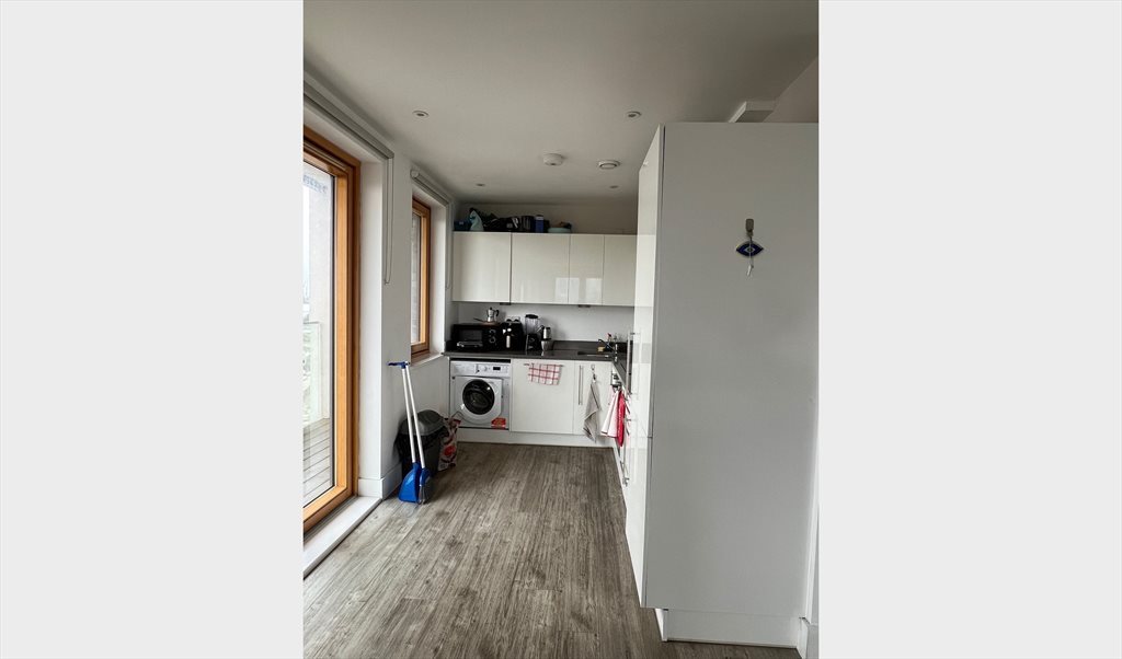 Room to rent in Salcombe Court, Tower Hamlets - Amazing Double Room in E14 - Image 4