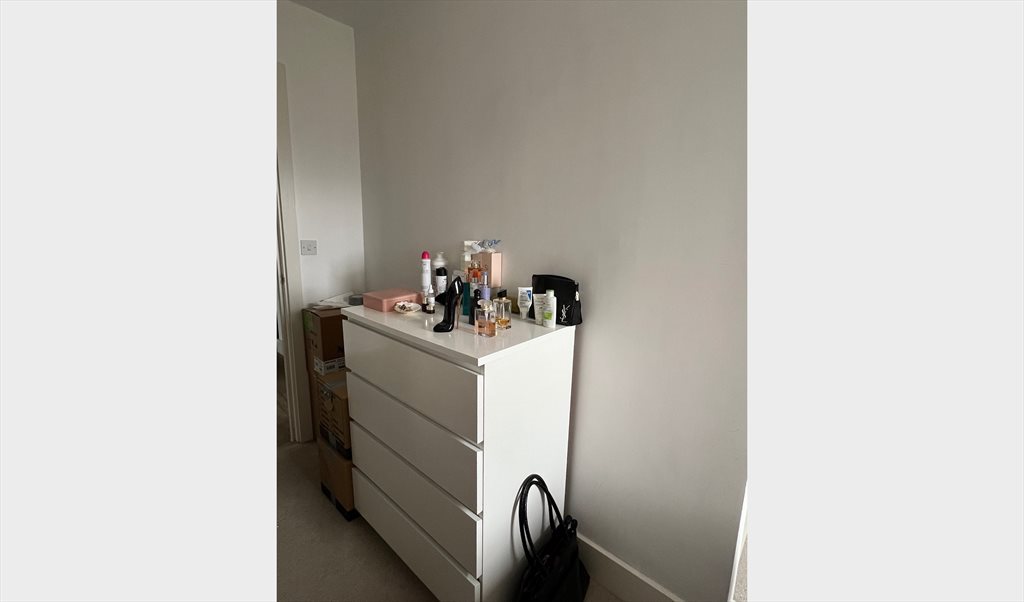 Room to rent in Salcombe Court, Tower Hamlets - Amazing Double Room in E14 - Image 5