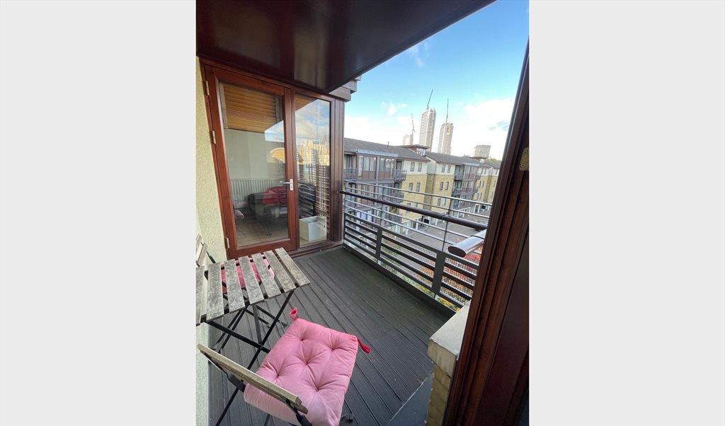 Room to rent in Vantage Mews, Tower Hamlets - ✨Lovely & Bright Ensuite Room in Canary Wharf ✨ - Image 2