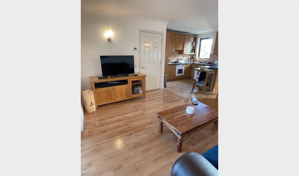 Room to rent in Vantage Mews, Tower Hamlets - ✨Lovely & Bright Ensuite Room in Canary Wharf ✨ - Image 3