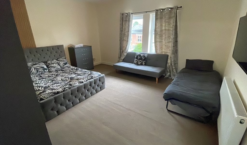 Room to rent in Chester Road, Stretford - 2 Rooms Available in 3 Bedroom Apartment - Image 5
