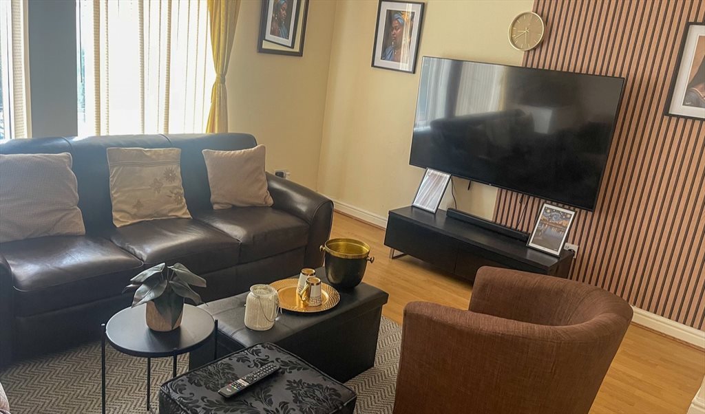 Room to rent in Chester Road, Stretford - 2 Rooms Available in 3 Bedroom Apartment - Image 7