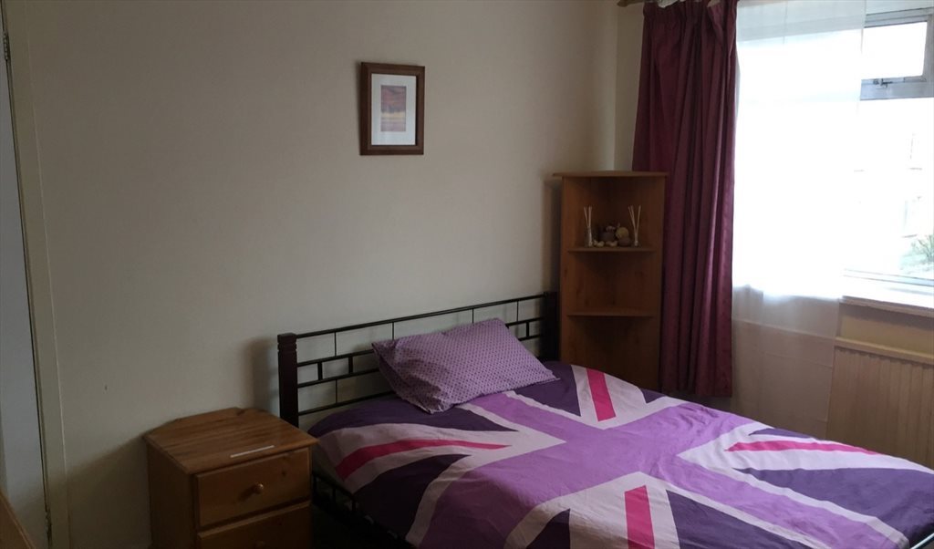 Room to rent in Hanover Way, Clewer & Dedworth East - LARGE DOUBLE ROOM FOR RENT IN WINDSOR, BERKSHIRE. (SINGLE OCCUPANCY ONLY) - Image 2