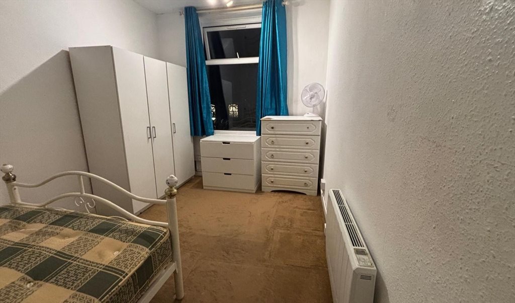 Room to rent in Watling Street, Aldenham - DOUBLE furnished room - Image 2