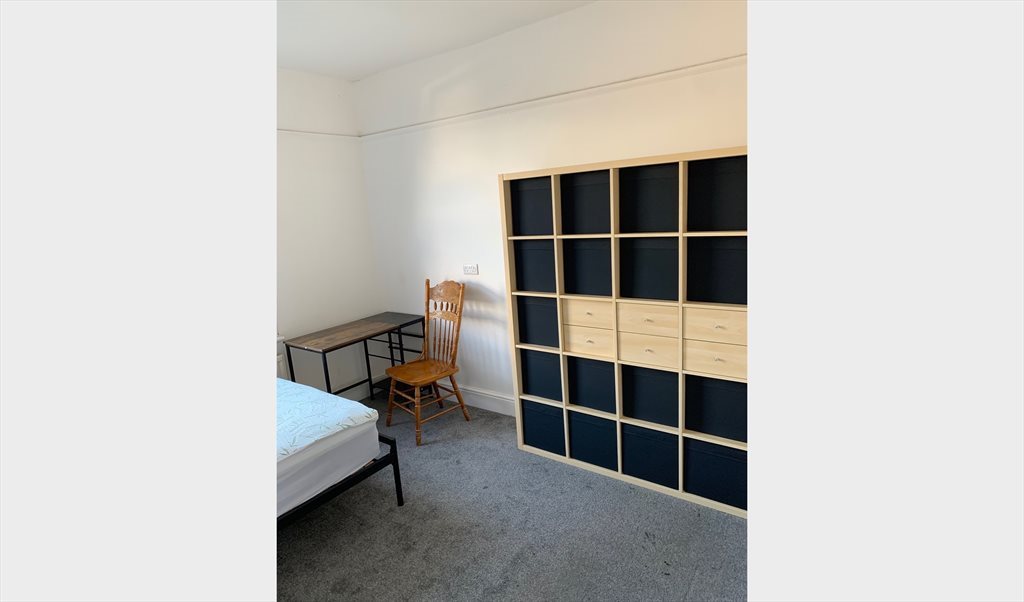 Room to rent in Manchester Road, Heaton Chapel - Large double bedroom (calm home) - Image 3