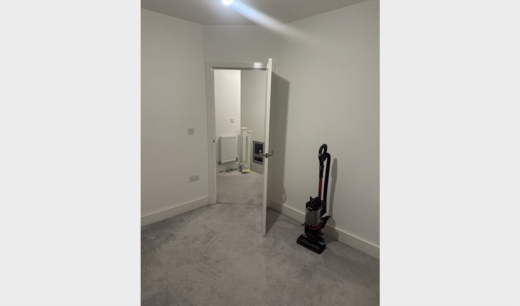 Room to rent in Beamlight Road, Greasley - Double room to rent - Image 4