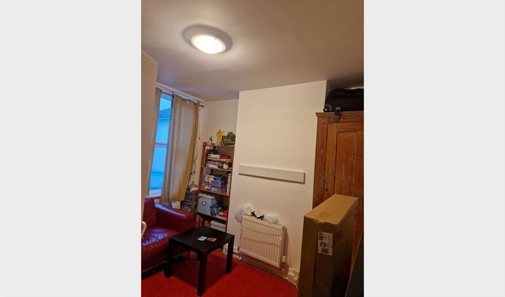 Room to rent in Ruskin Road, Westbourne & Poets' Corner - Couples preferred, individuals dm (more expensive rent) - Image 2