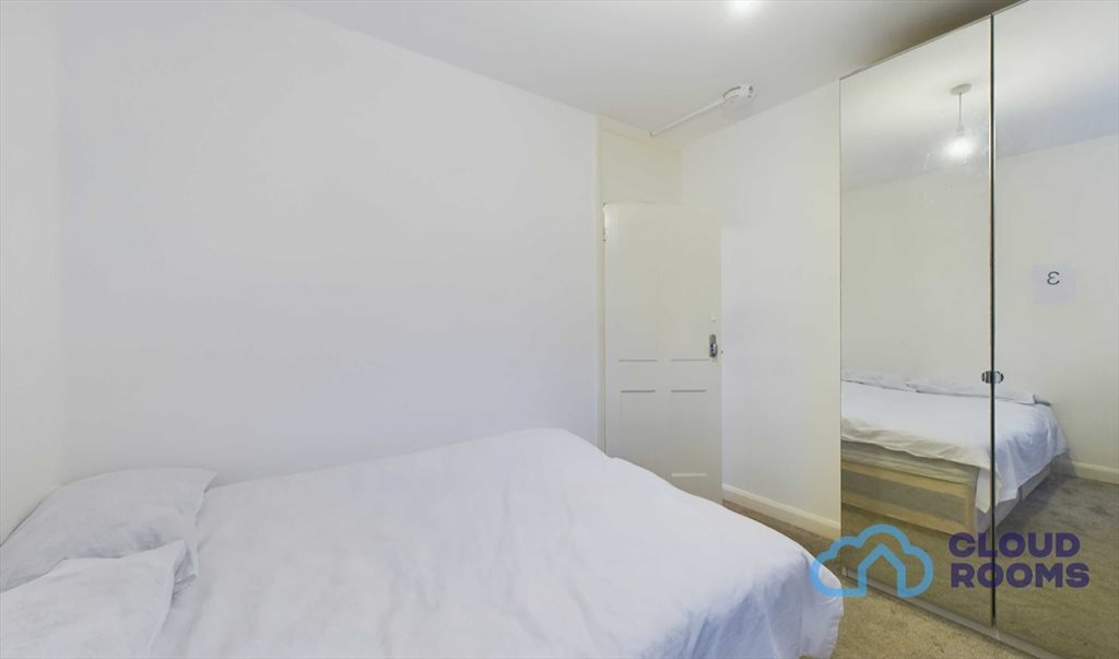 Room to rent in Alexandra Court, Brent -  3 Rooms╹ Zero Deposit ╻ Wembley Park ⚫ - Image 4