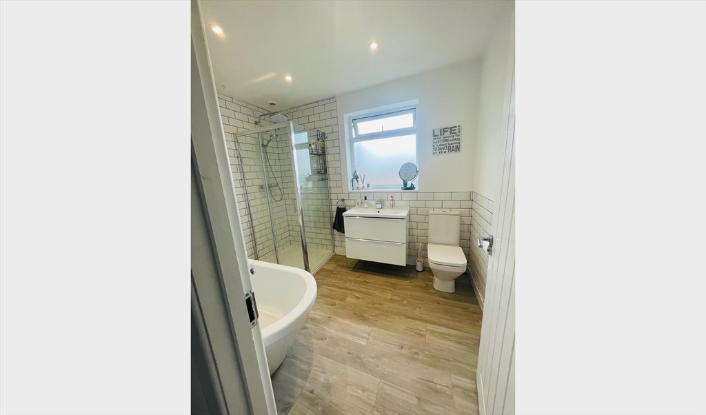 Room to rent in Fair Oak Road, Fair Oak and Horton Heath - Double Room in Spacious 4 Bed Family Home - Image 6