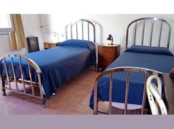 Roomgo AR - Amplia habitación con vista a la calle, Córdoba - AR$ 300.000 pm