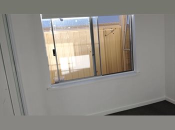 Roomgo AU - Private room with a private bathroom, Beaconsfield - $400 pw