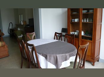 Appartager BE - Appartement de 2 chambres de 90m² bien aménagé, libre le 7 Novembre 2025, Bruxelles - 605 € pm