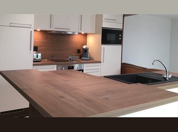 Appartager BE - 4 chambres dans maison entièrement rénovée, Charleroi - 550 € pm