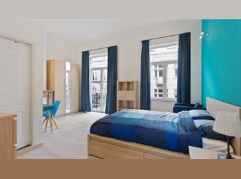 Appartager BE - Bright, deluxe 27m2 room with private bathroom, Ixelles-Elsene - 735 € pm