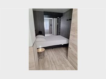 Appartager BE - Brand New studios (nr1streetview) close EU district (cleaning serv./private bathroom/terrace/garden, Etterbeek - 675 € pm