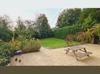 Appartager BE - Chambre dans grande maison en face de la gare d'Ottignies, Louvain-la-Neuve - 650 € pm