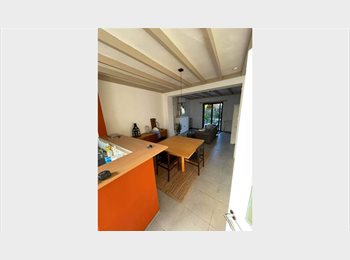 Appartager BE - Chambre lumineuse en coloc, Charleroi - 350 € pm