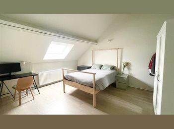 Appartager BE -  Furnished bedroom, Etterbeek - 677 € pm