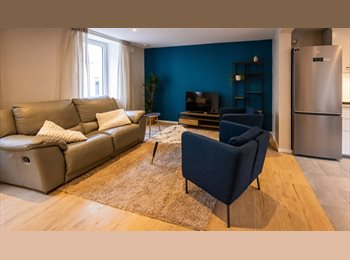 Appartager BE - Chambre avec salle de bain et toilette privative à Arlon, Arlon - 735 € pm