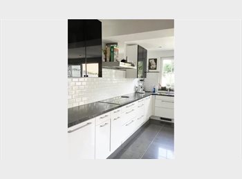 Appartager BE - Chambre dans une grande et lumineuse maison, Drogenbos - 550 € pm