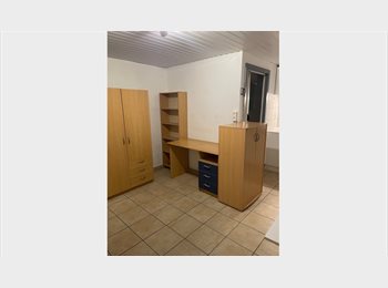 Appartager BE - Studio, Charleroi - 460 € pm