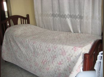 Roomgo BR - Vagas para moças de família., Copacabana - R$ 800 Por mês