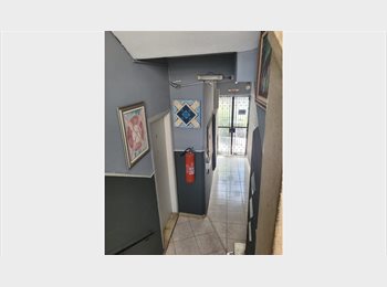 Roomgo BR - QUARTO INDIVIDUAL C/ BANHEIRO, Santa Cecilia - R$ 1.390 Por mês