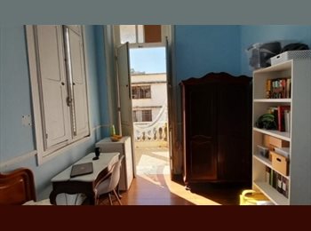 Roomgo BR - Suítes em Laranjeiras, Laranjeiras - R$ 2.200 Por mês