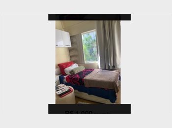 Roomgo BR - Alugo Ótima suíte a1200m do Metrô Vila Madalena!, Perdizes - R$ 1.000 Por mês