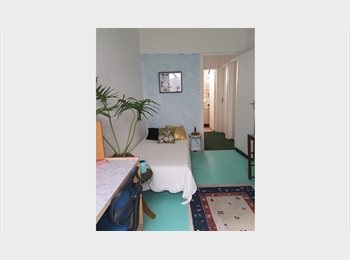 Roomgo BR - Quarto com varanda, 3 estaçoes de metrô, Vila Mariana - R$ 1.390 Por mês